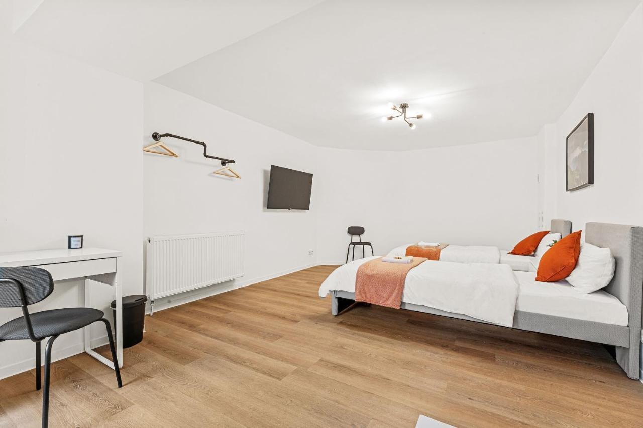 2 Zimmer Apartments, 4 Betten, Vollmoebliert,Zentrale Lage Am S-Bahnhof Berlin Eksteriør bilde